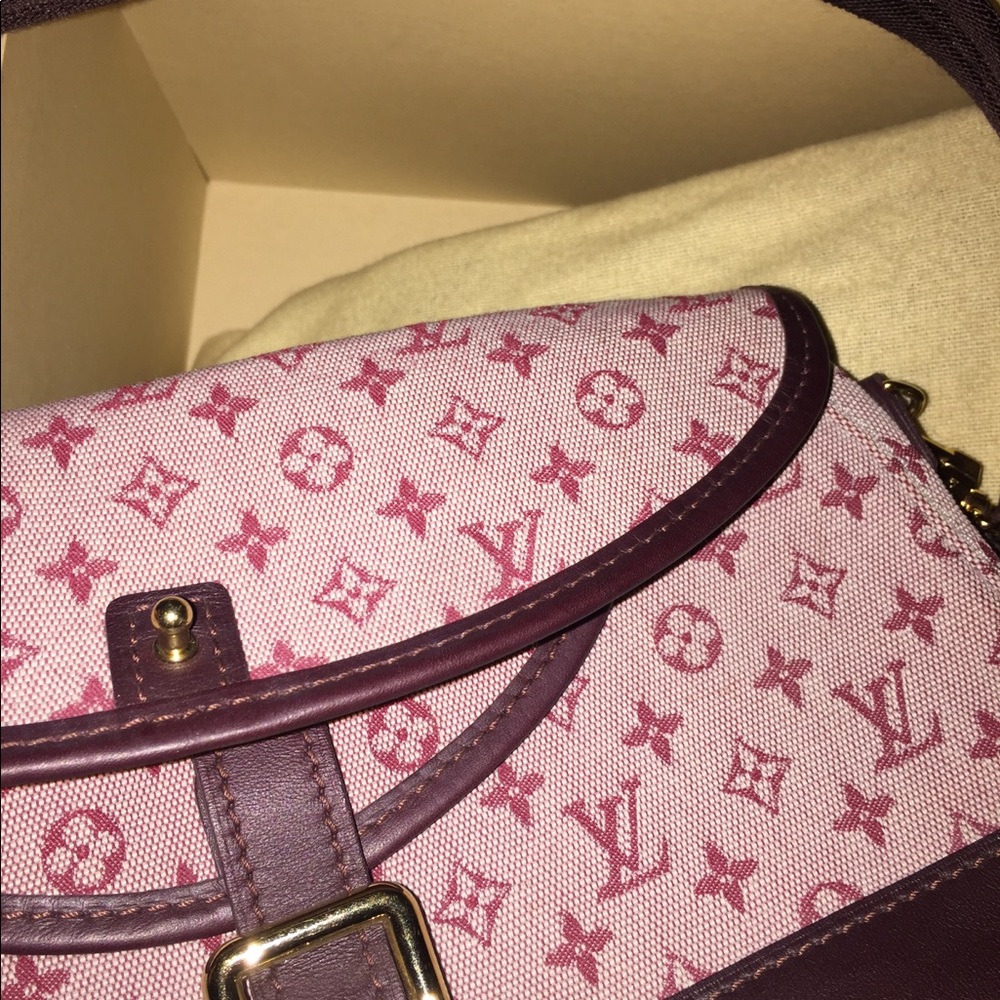 LV bag and shoes - Picture 3 of 8